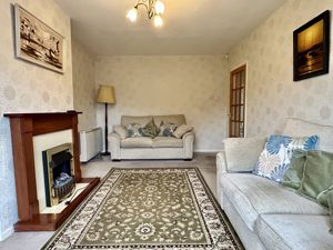 Lounge/Diner- click for photo gallery